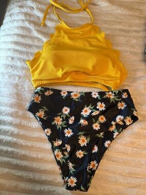 Yellow Bikini Top with Black Daisy High-Waist Bottoms size 4 never worn